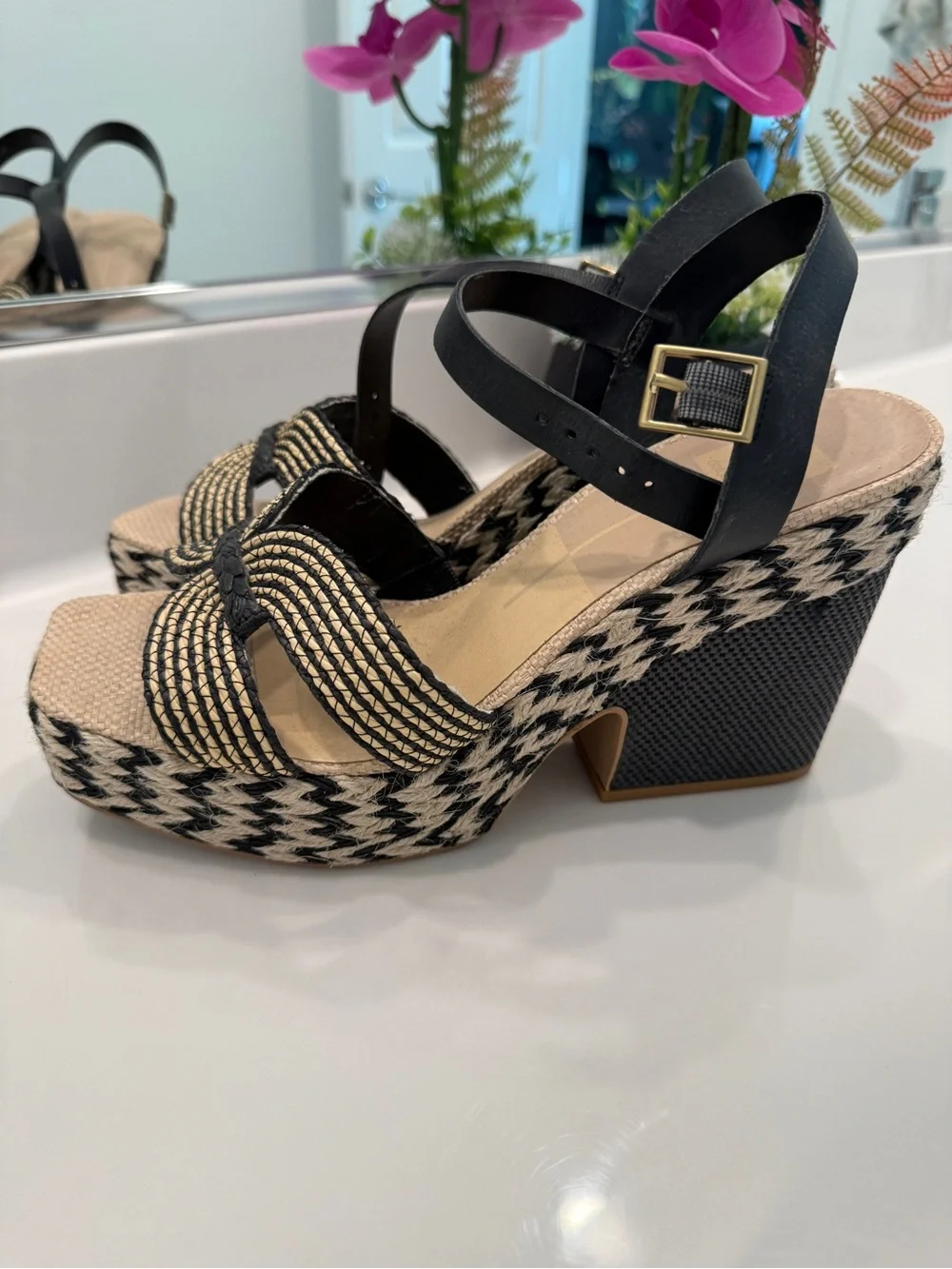 Dolce Vita chic woven